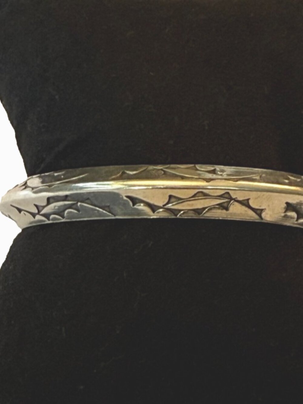 VINTAGE NAVAJO CARINATED CUFF STERLING SILVER STAMPED HANDMADE BRACELET 34g